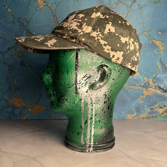 Calvin Klein digital camo hat. - Picture 2 of 5